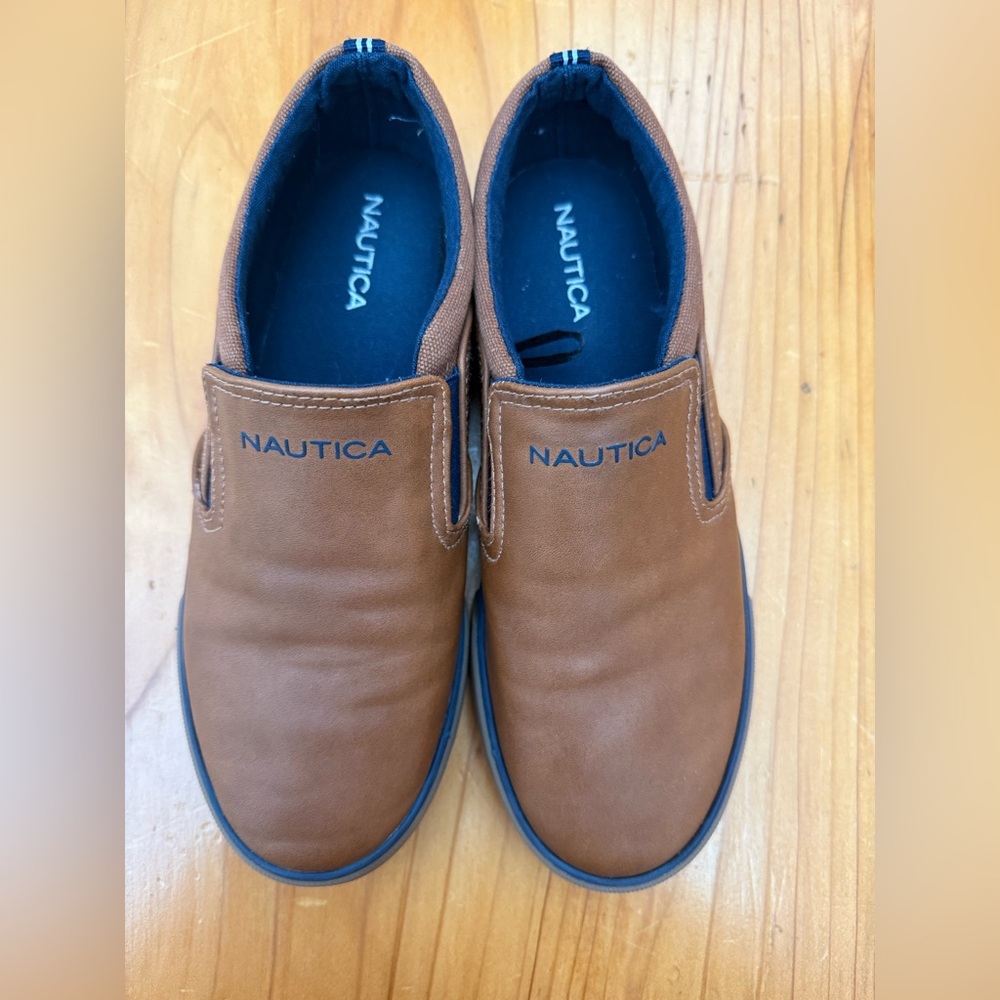 Nautica Slip-On Casual Shoe Athletic Sneaker Youth size 5 ✅Excellent Condition